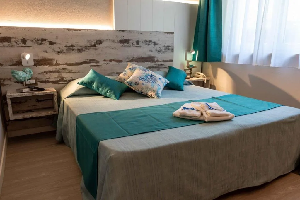 Budget Double or Twin Room — Hotel Acquamarina