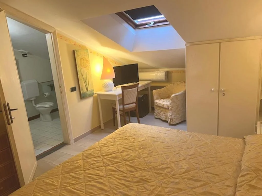 Camera Budget Matrimoniale/Doppia con Letti Singoli — Hotel Kyrton