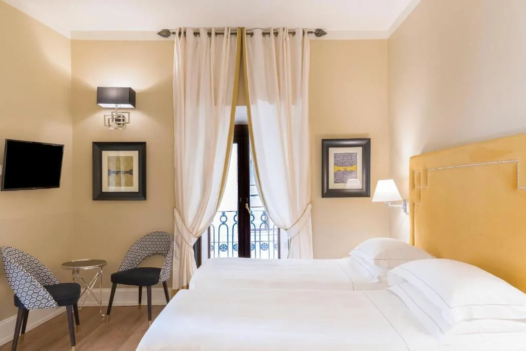 Classic Double or Twin Room — Grand Hotel Cavour