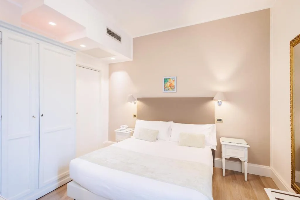 Classic Double or Twin Room — Hotel Luna