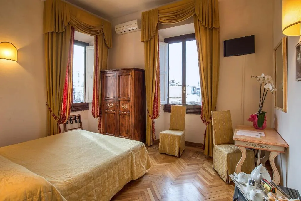 Classic Double or Twin Room — Hotel Paris
