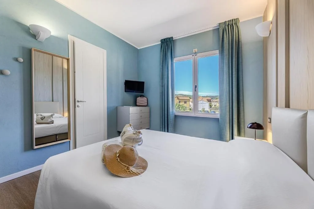Camera Classic Matrimoniale/Doppia con Letti Singoli — Hotel Riva del Sole