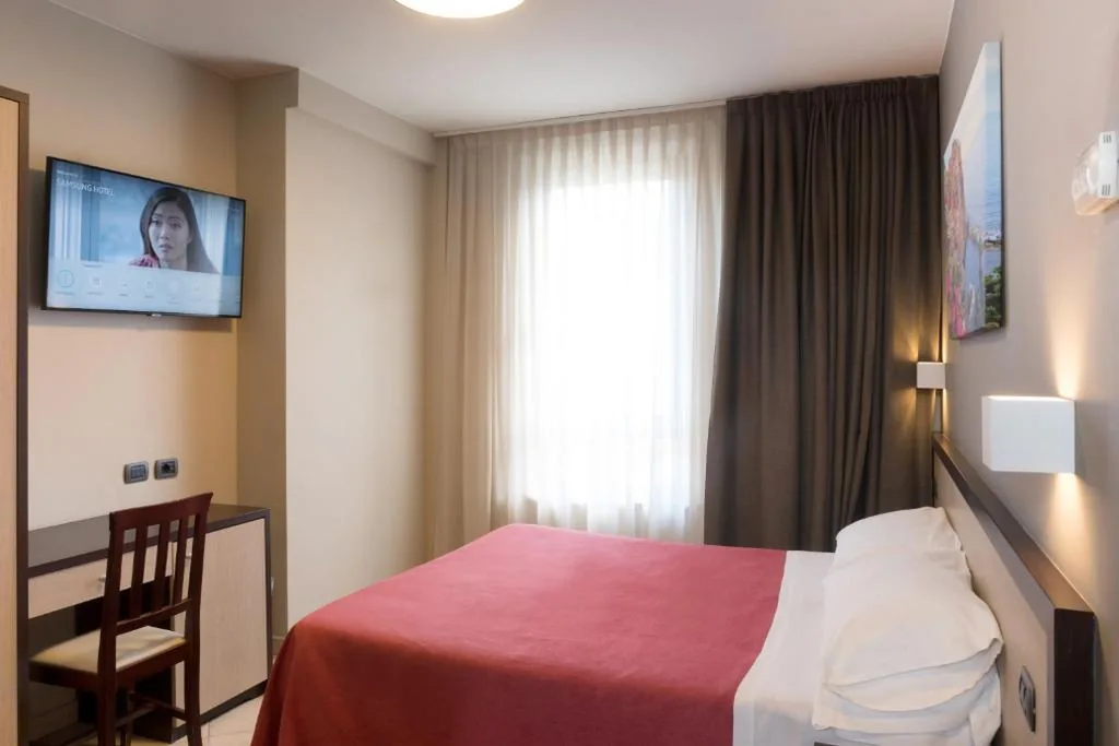 Camera Classic Matrimoniale/Doppia con Letti Singoli — Hotel Spinelli