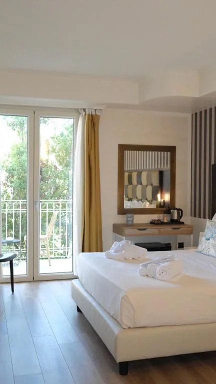 Classic Double or Twin Room — JR Resort Logos Forte dei Marmi