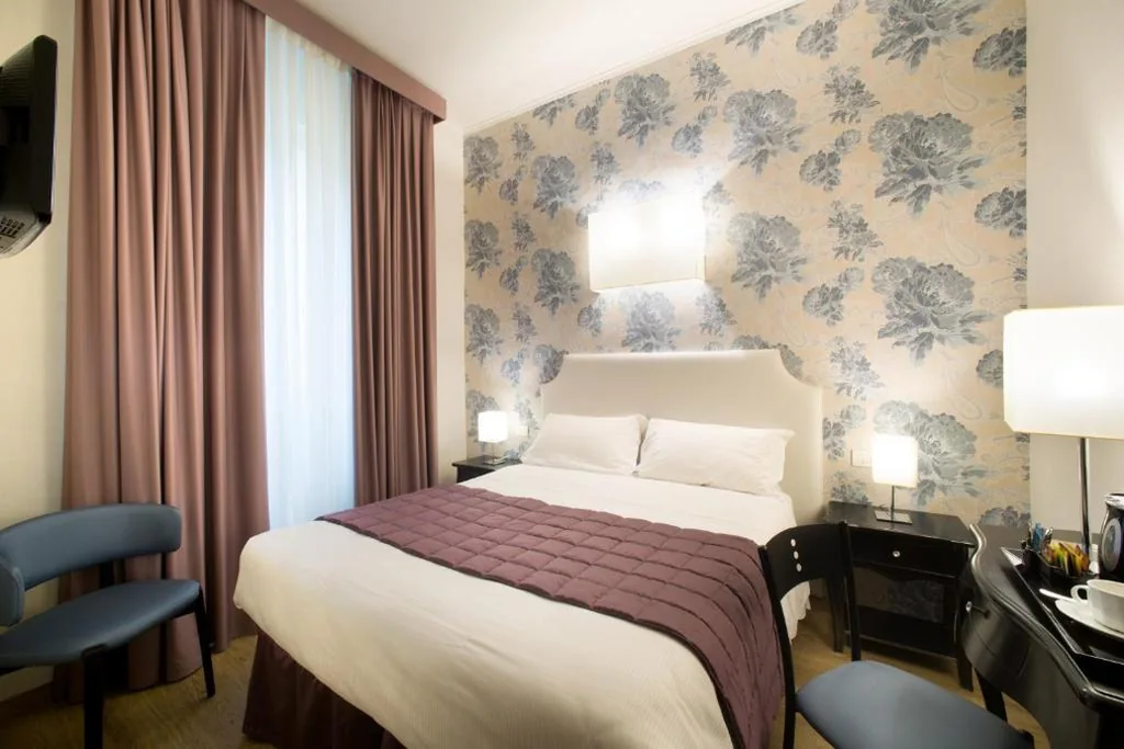 Deluxe Comfort Double or Twin Room — Hotel Montreal
