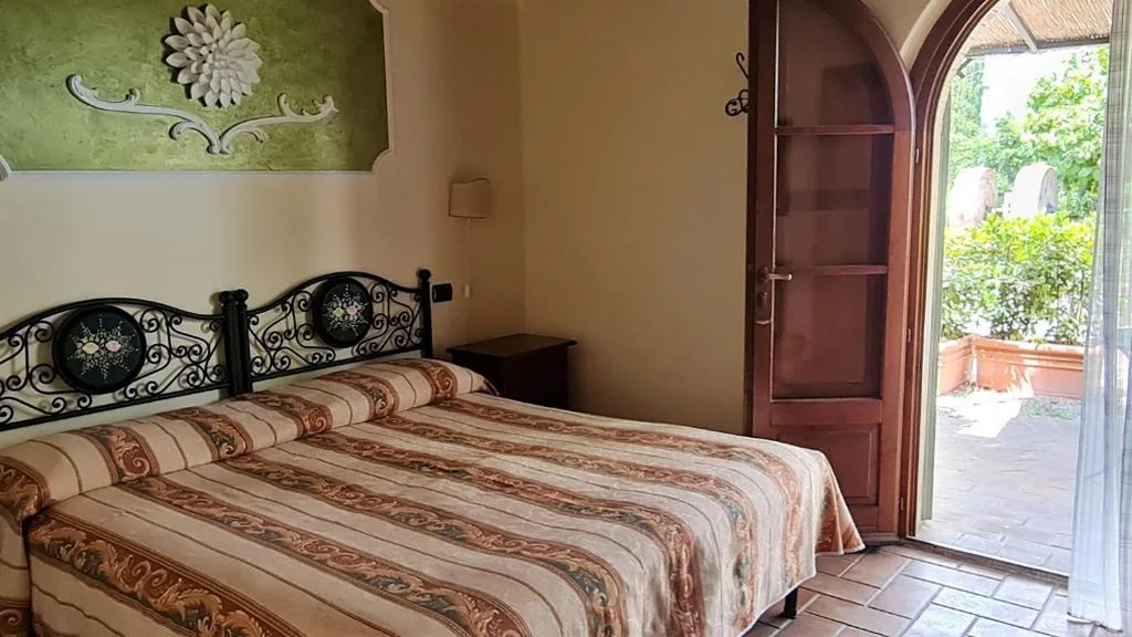 Camera Comfort Matrimoniale/Doppia con Letti Singoli — Antico Borgo Il Cardino