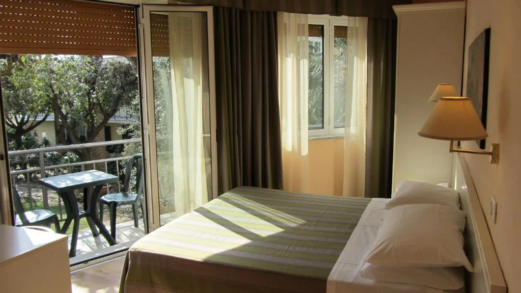 Comfort Double or Twin Room — Hotel Ausonia