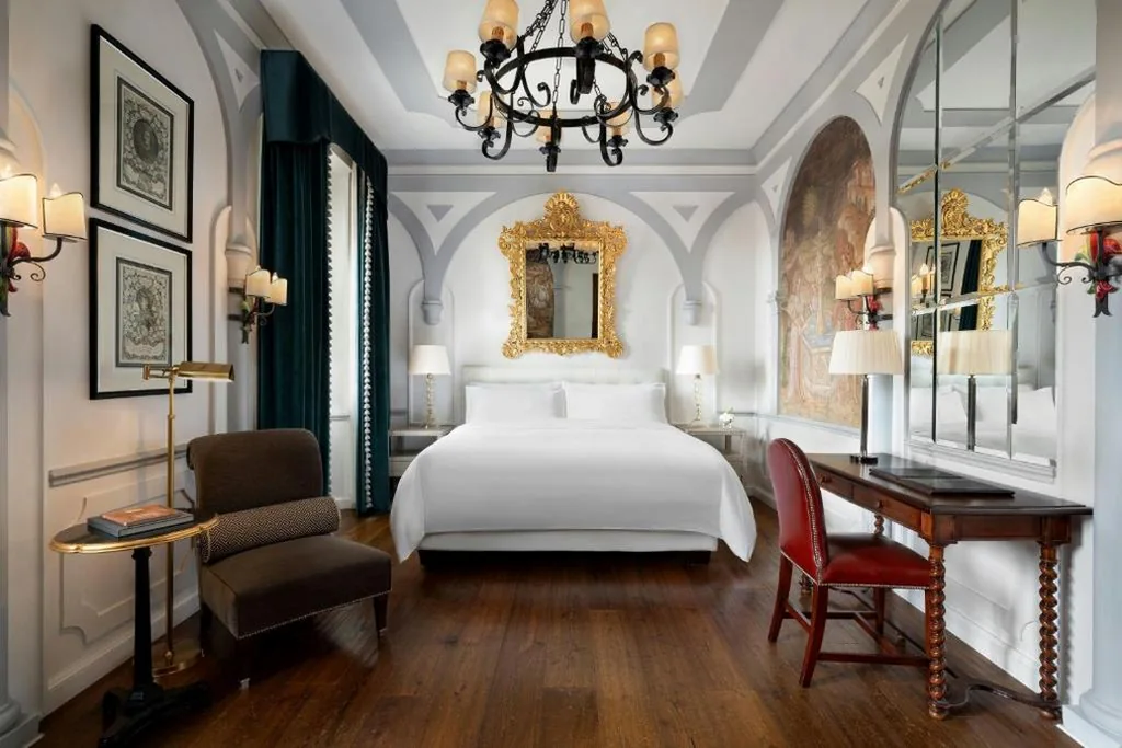 Deluxe Room with 1 King-Size Bed — The St. Regis Florence