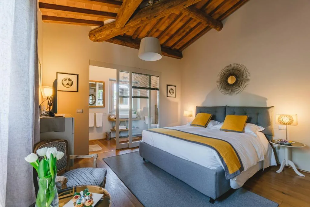 Deluxe Room — Duchess Boutique de Charme