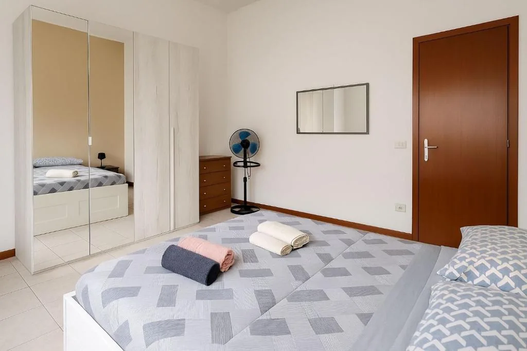 Deluxe Room — GEMC room