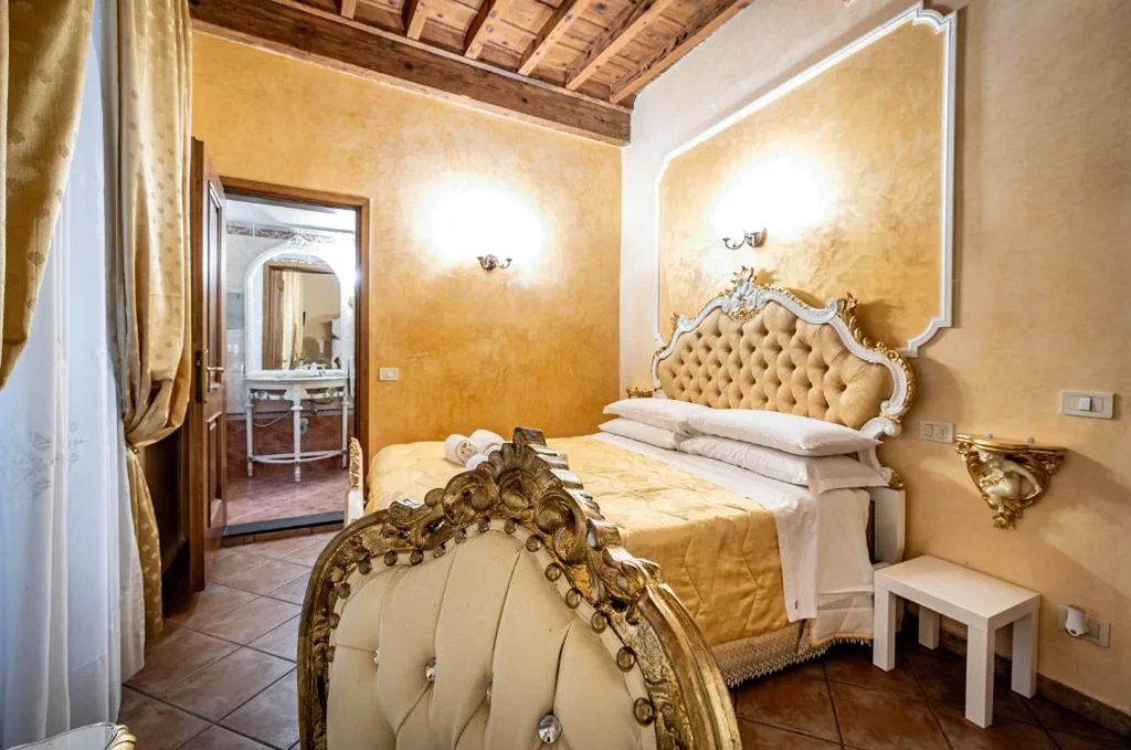 Camera Deluxe — Katti House – Florence’s center