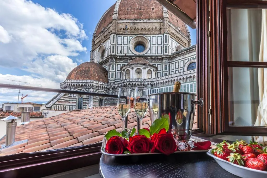 Camera Deluxe Matrimoniale/Doppia con Letti Singoli con Vista — Hotel Duomo Firenze