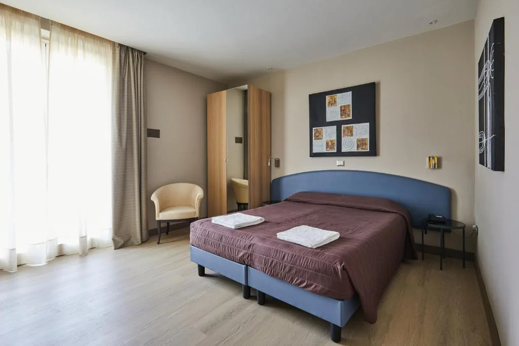 Deluxe Double or Twin Room — Hotel Montebello