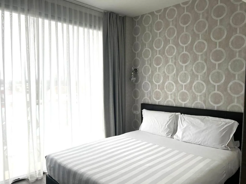 Deluxe Double or Twin Room with Balcony — Hotel Napoleon