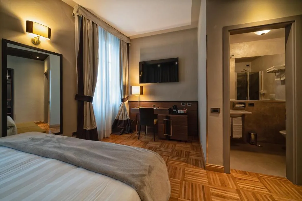 Deluxe Double or Twin Room with City View — Solo Experience Hotel