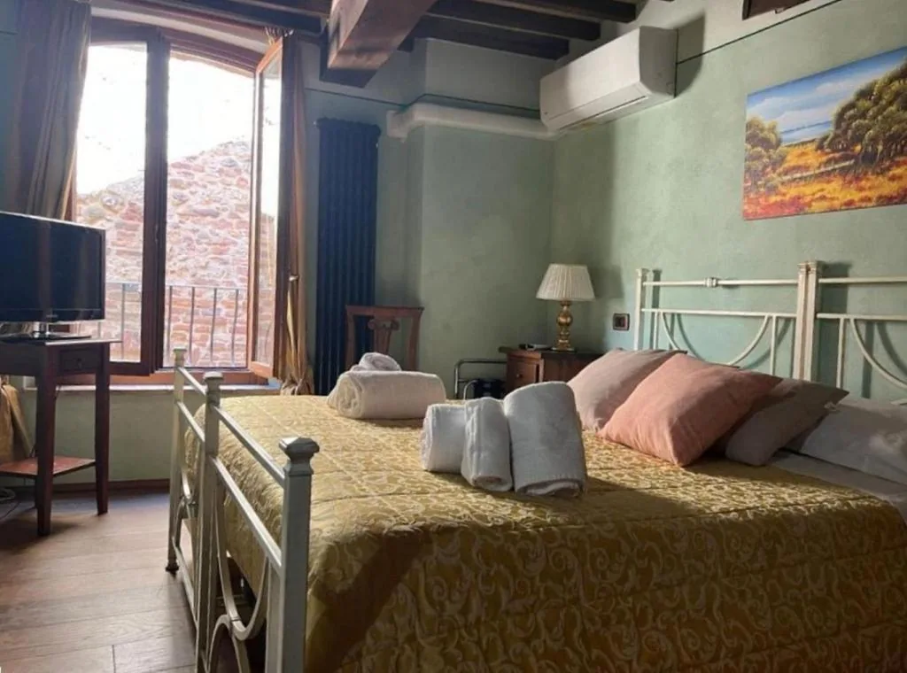 Camera Deluxe — Montepulciano For You