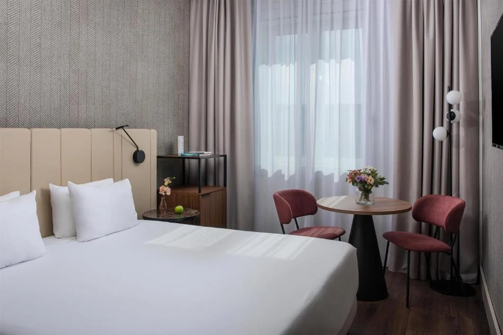 Deluxe Room — NH Pisa