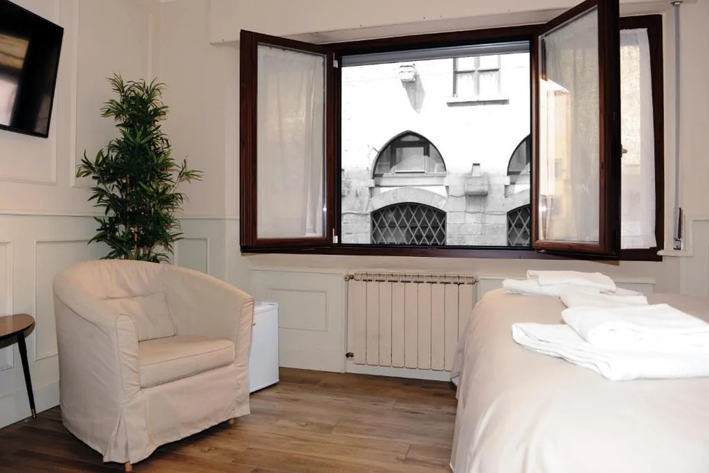 Camera Deluxe — pontevecchio rooms