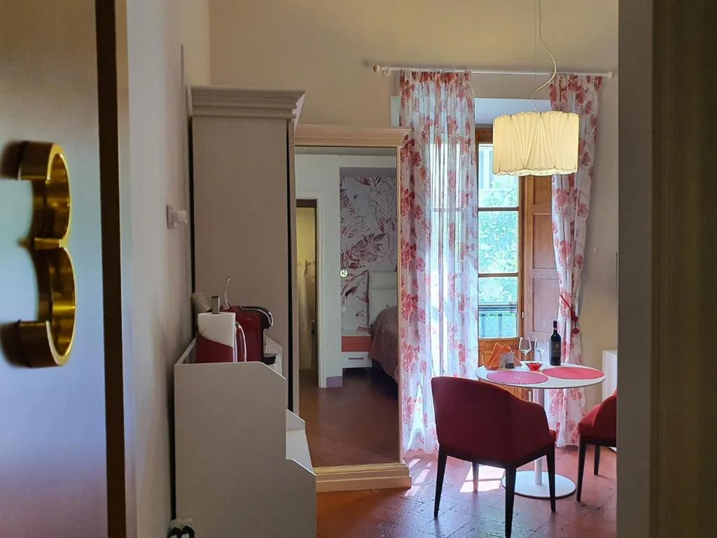 Camera Deluxe — RF Duomo suites