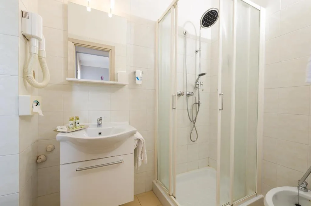 Camera Doppia con Letti Singoli — Albergo Battelli Only Adults