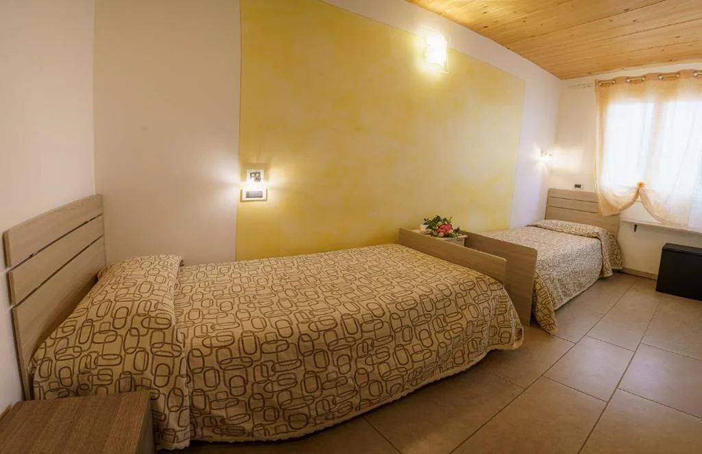 Twin Room — Albergo La Lampara
