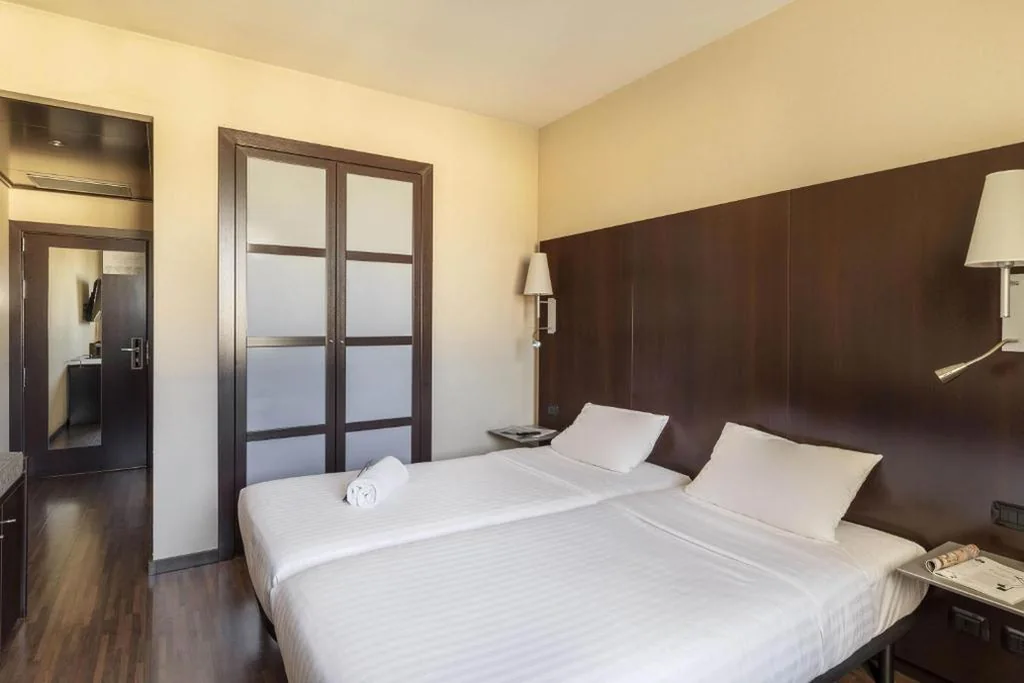 Camera Doppia con Letti Singoli — B&B Hotel Arezzo