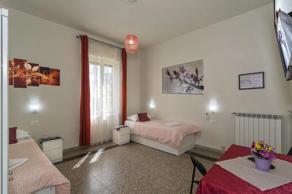 Twin Room with Bathroom — Aliante Turist House