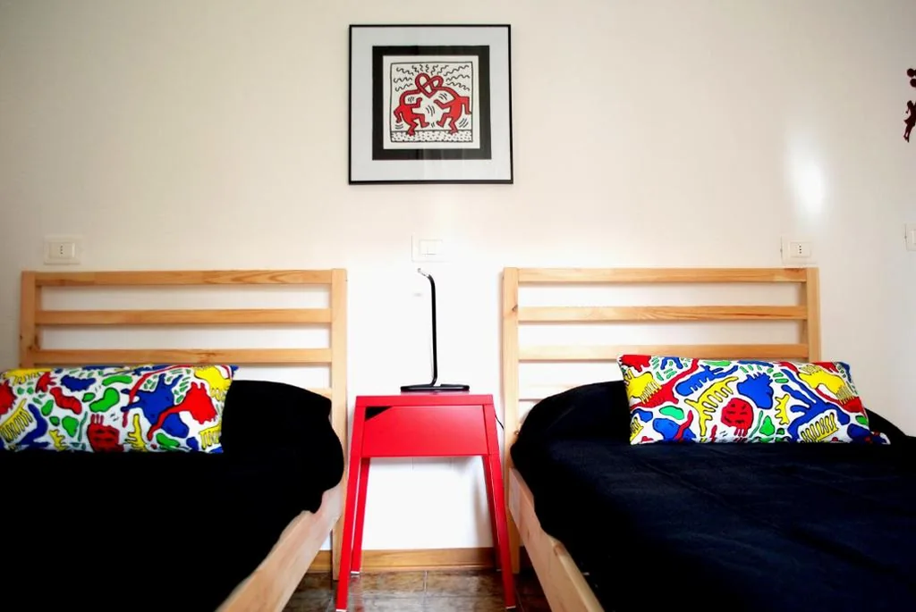 Camera Doppia con Letti Singoli con Bagno in Comune — Stazione22 B&B