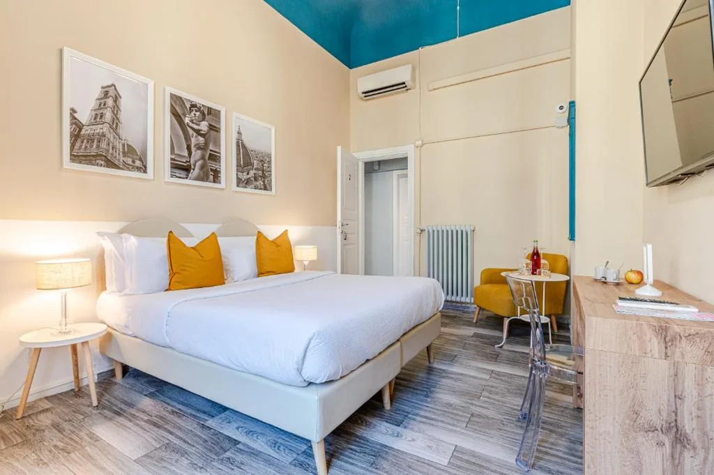 Twin Room with Private Bathroom — FLUX your stay