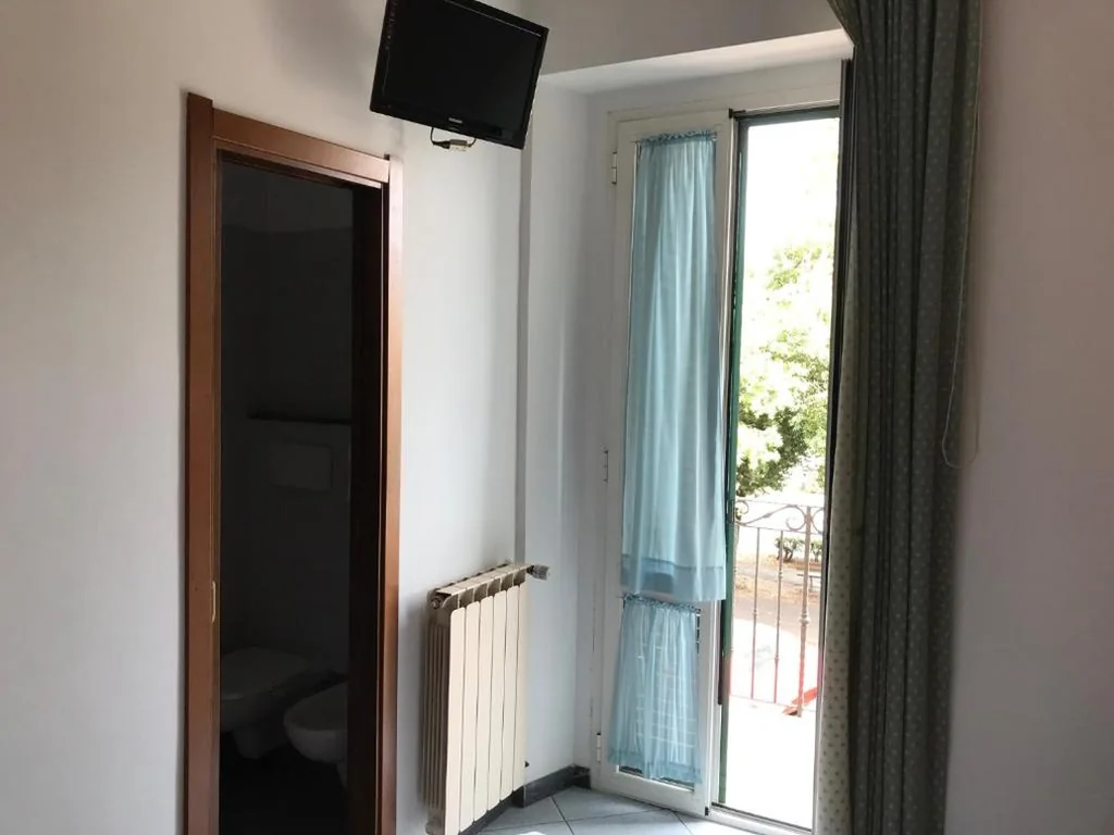 Camera Doppia con Letti Singoli con Bagno Privato — Hotel Amico Fritz