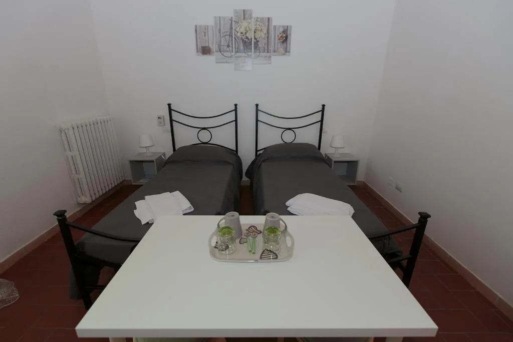Camera Doppia con Letti Singoli con Bagno Privato — Magnolia Comfort & Rooms