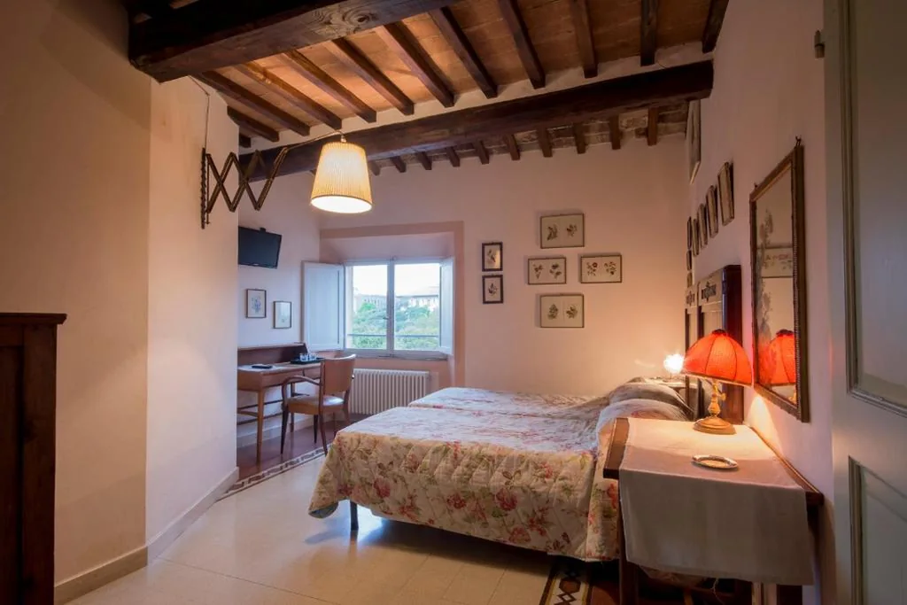 Camera Doppia con Letti Singoli con Bagno Privato — Residenza alla Lizza