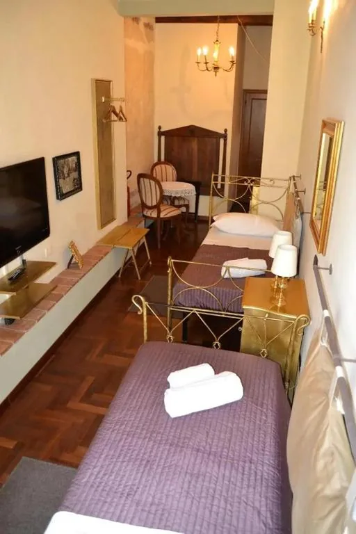 Camera Doppia con Letti Singoli con Bagno Privato — The Black Sheep B&B
