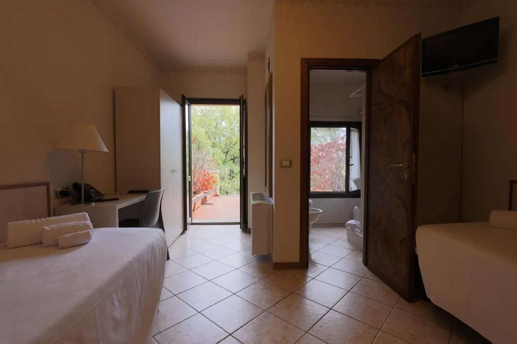 Camera Doppia con Letti Singoli con Balcone — Villa La Stella