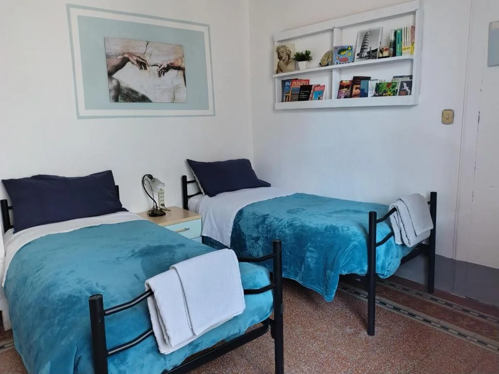Twin Room with Shared Bathroom — “LA MAISON DEL CORSO” Hospitality