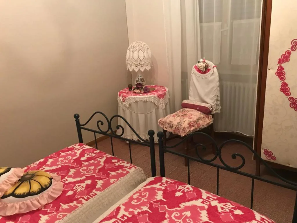 Camera Doppia con Letti Singoli e Bagno in Comune — Affittacamere San Marco
