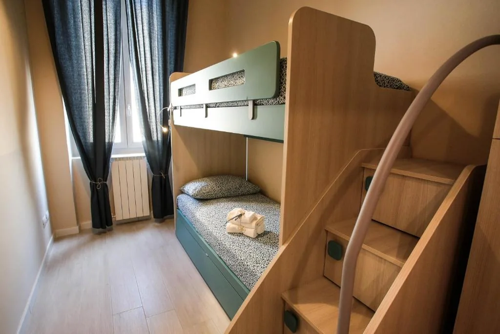 Twin Room with Shared Bathroom — Ervin House