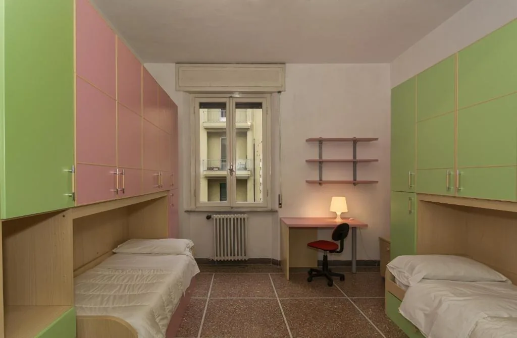 Camera Doppia con Letti Singoli — Holiday Pisa Gare 2