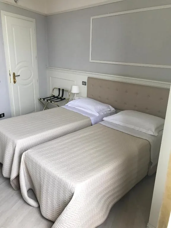 Camera Doppia con Letti Singoli — Hotel Ariston