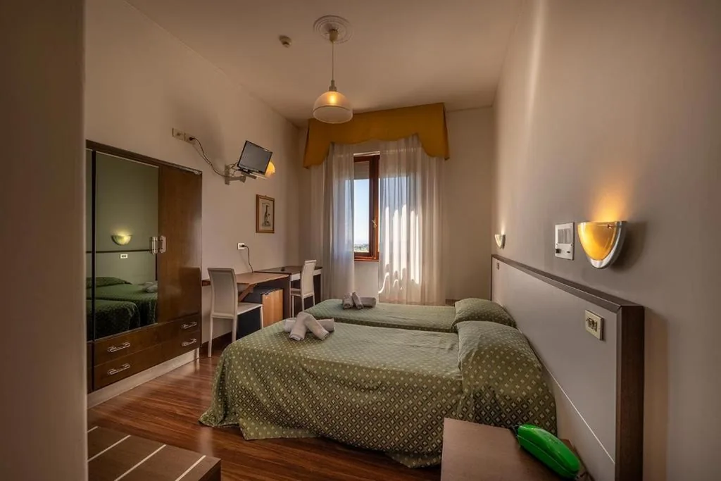 Camera Doppia con Letti Singoli — Hotel Cristallo – Chianciano Terme