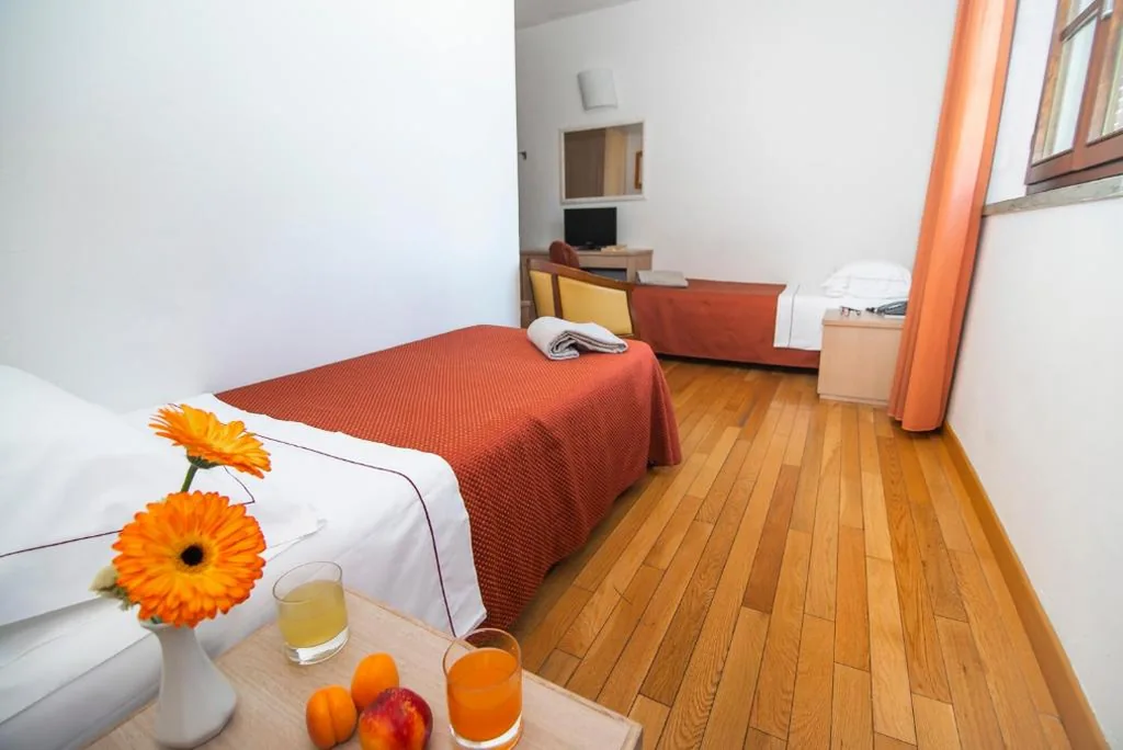 Camera Doppia con Letti Singoli — Hotel La Colonna