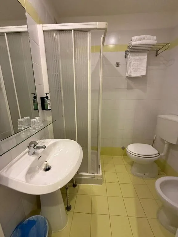 Twin Room — Hotel Meridiana