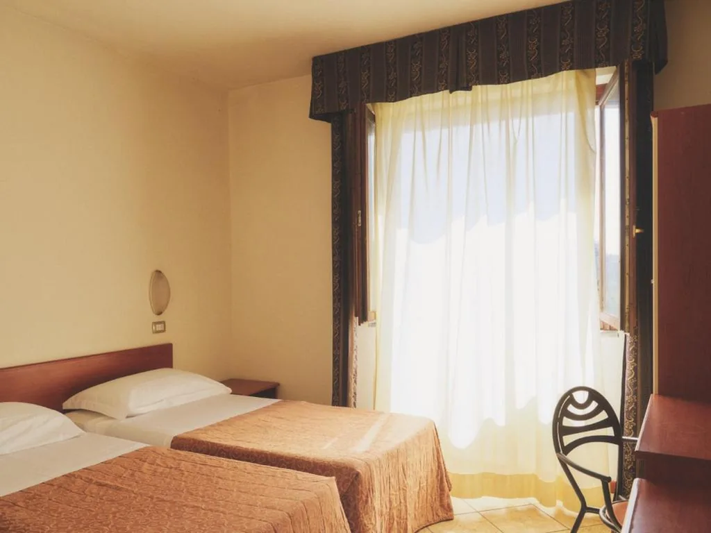 Camera Doppia con Letti Singoli — Hotel Palazzo dei Priori