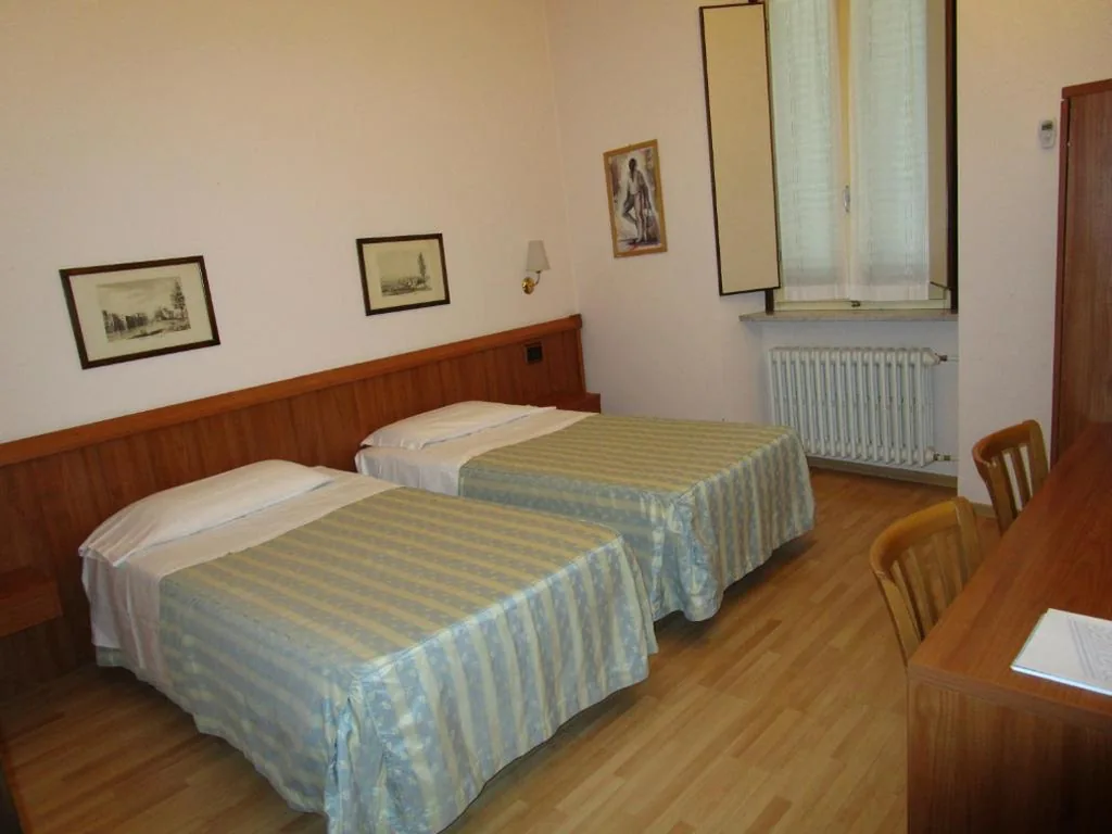 Camera Doppia con Letti Singoli — Hotel San Marco