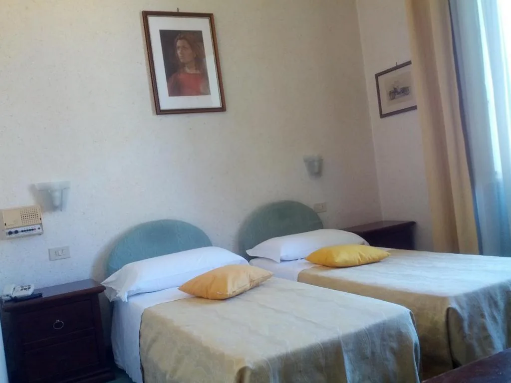 Twin Room — Hotel Villa Kinzica