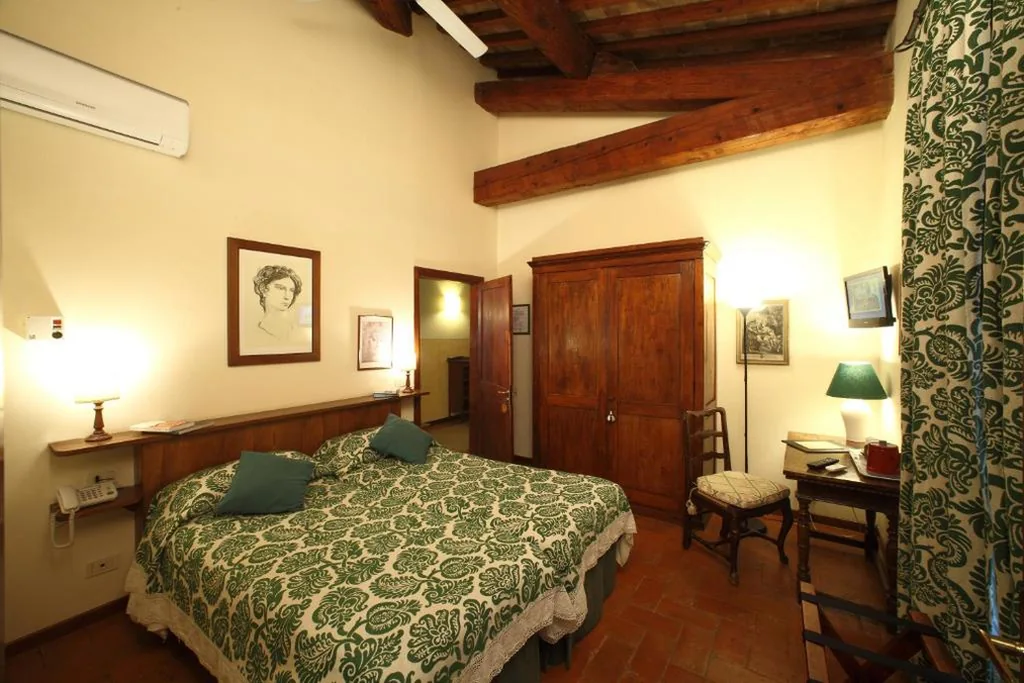 Camera Doppia con Letti Singoli — Rovezzano B&B