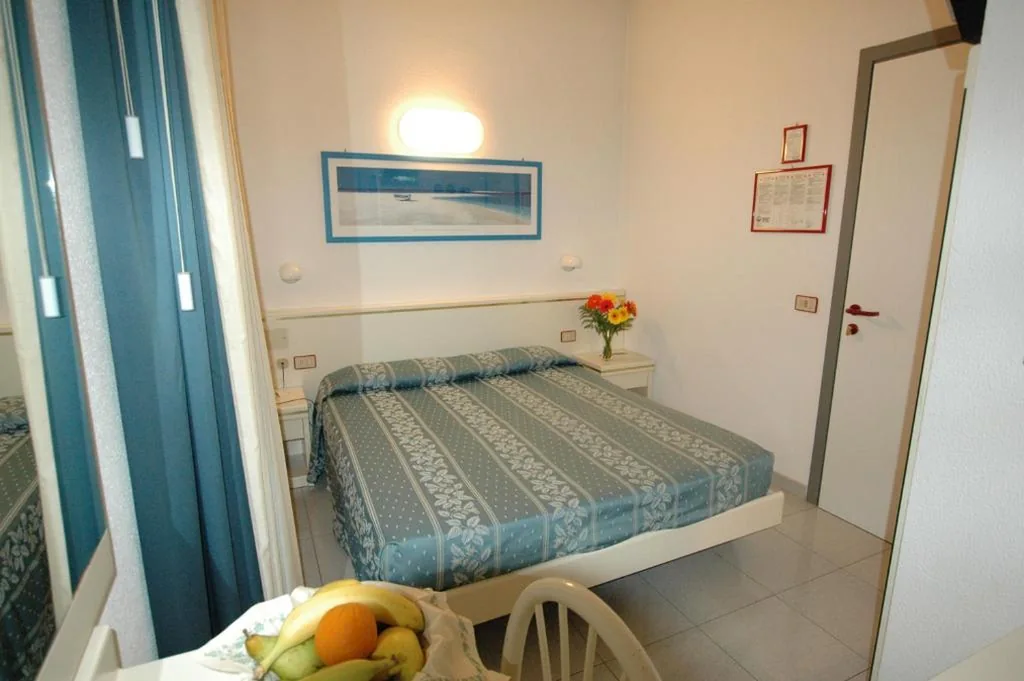 Economy Double or Twin Room — Hotel Crystal