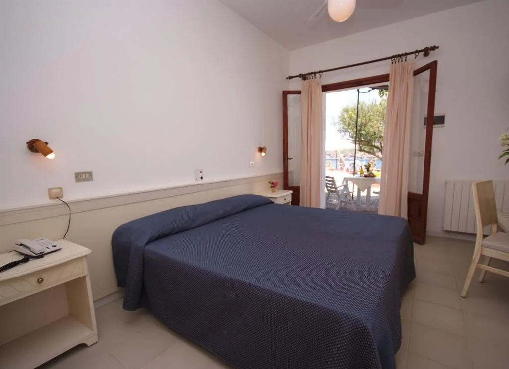 Camera Economy Matrimoniale/Doppia con Letti Singoli — Hotel Dino