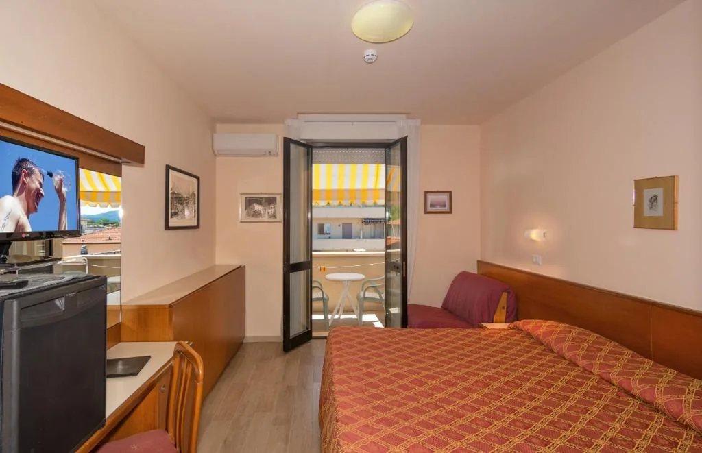 Camera Economy Matrimoniale/Doppia con Letti Singoli — Hotel La Vela