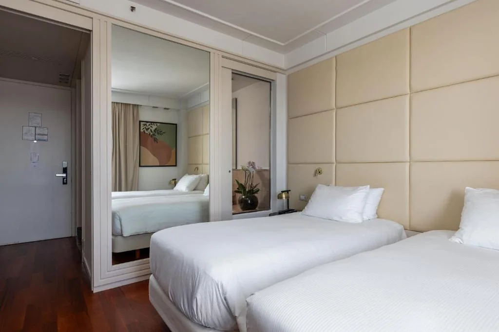 Camera Executive Doppia con Letti Singoli — DoubleTree by Hilton Florence Metropole